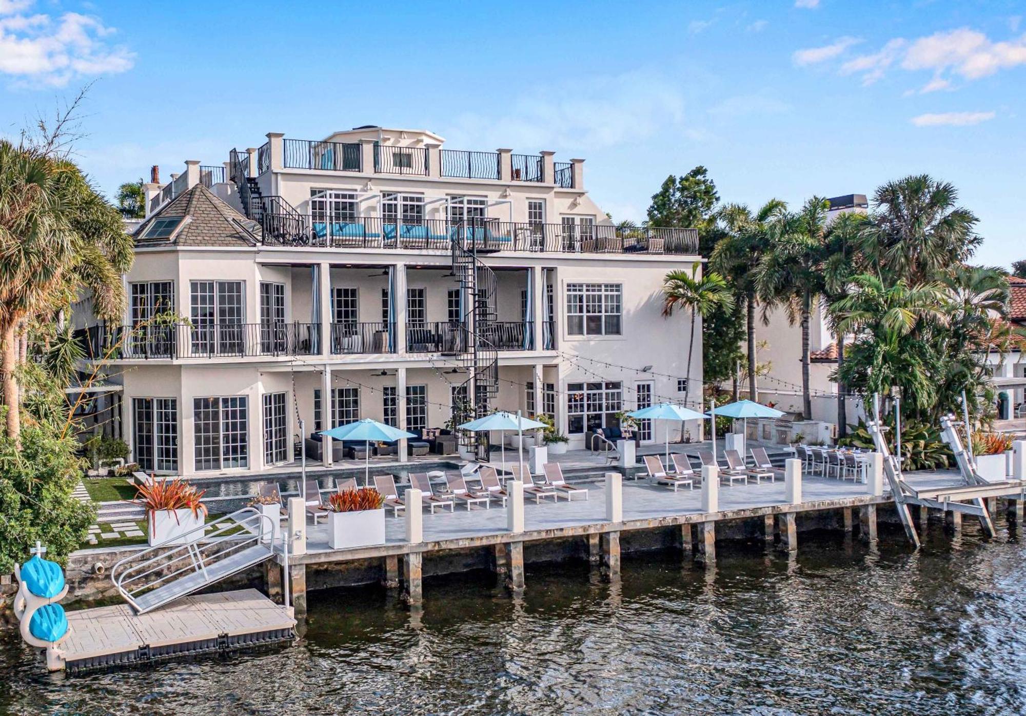 The Modern Castle Canal View Access Rooftop Living Greenhouse Vlllas Fort Lauderdale Buitenkant foto