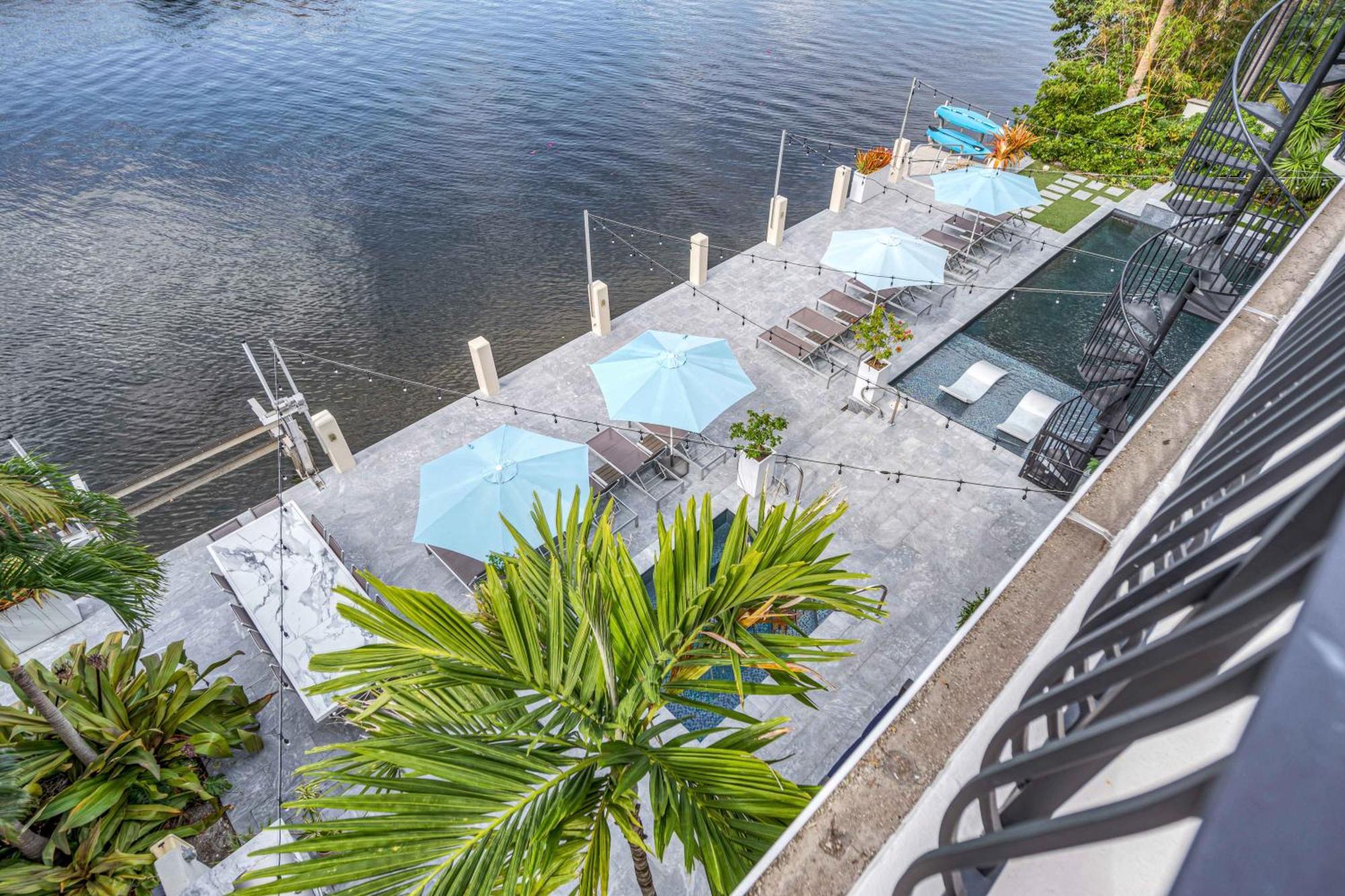 The Modern Castle Canal View Access Rooftop Living Greenhouse Vlllas Fort Lauderdale Buitenkant foto